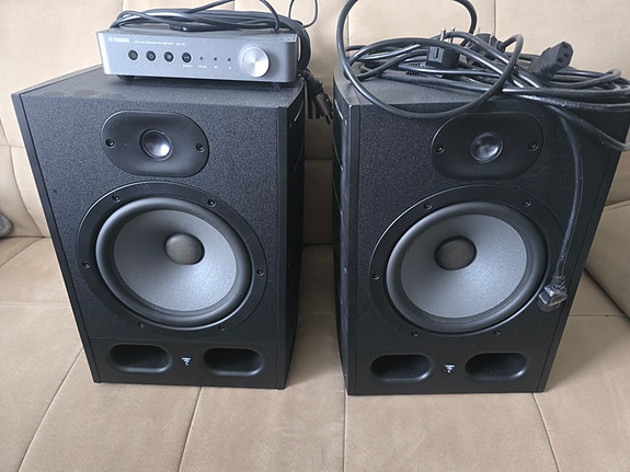 Yamaha vahvistin + Focal Alpha 80 studiomonitorit