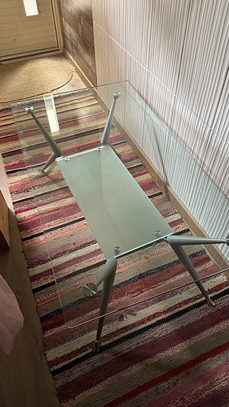 Design sohvapöytä