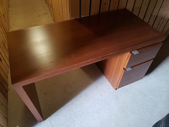 Ikea MALM Työpöytä, ruskea, 140x65 cm
