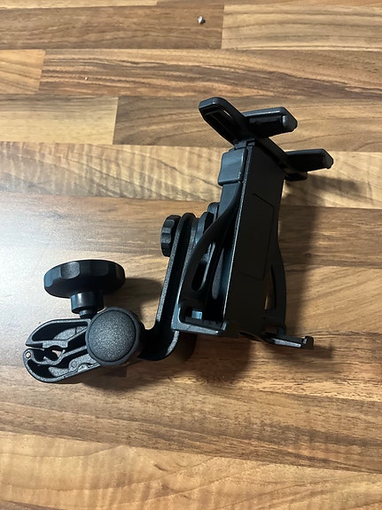 Tabletti teline autoon