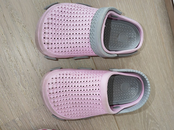 "Crocsit"28