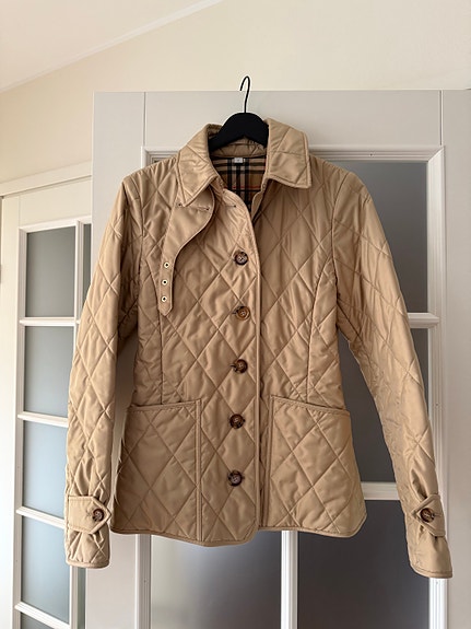 Burberry tikkitakki S beige