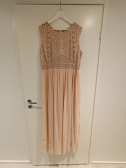 Lace & Beads Pitkä Nude Juhlamekko (koko 46)