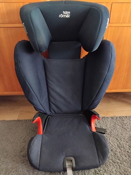 Britax Römer Kidfix SL istuinkoroke 15–36 kg, tummansininen