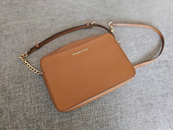 Michael Kors Jet Set olkalaukku