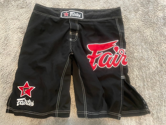 Fairtex MMA shortsit KOKO M KUIN UUDET