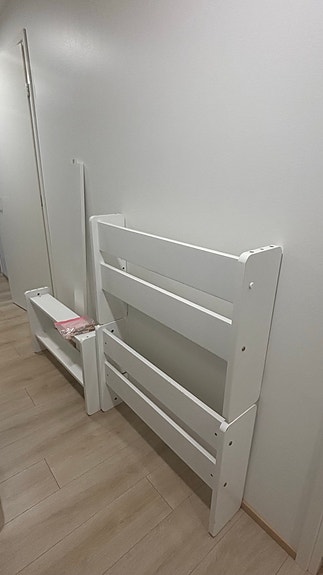 Valkoinen lasten sänky runko
