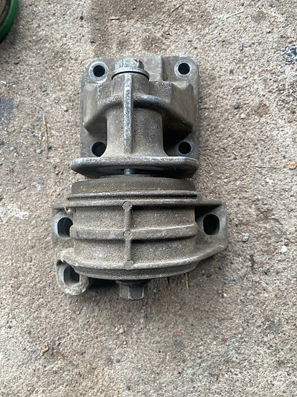 Fiat Ducato moottorin tukikumi / moottorinkiinnike