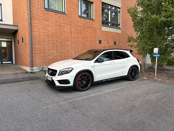 Mercedes GLA45 AMG vanteet (20”) kesärenkailla