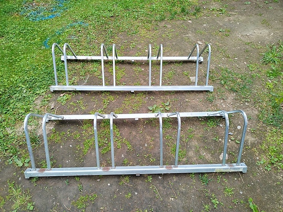 Pyöräteline 4 pyörälle, 2 kpl