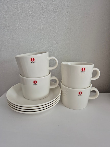 Iittala Teema kahvikupit ja aluslautaset