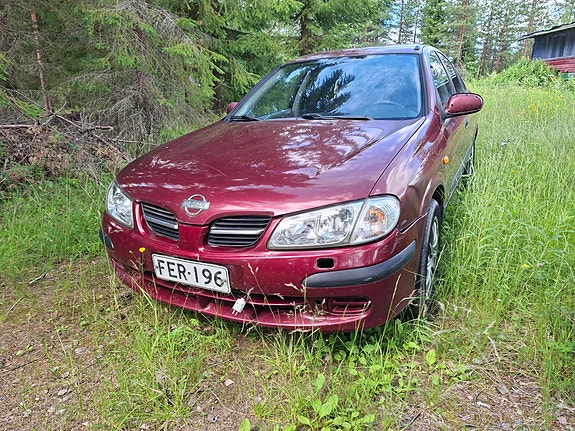 Nissan Almera osina