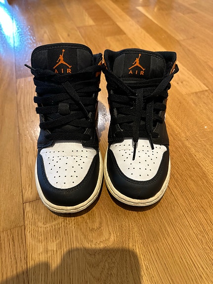 Nike AIR JORDAN 1 MID - Korkeavartiset tennarit - starfish/black/white/sail 35,5
