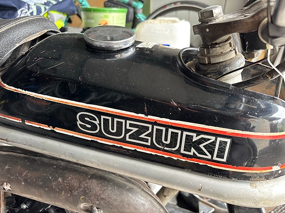 O: Suzuki PV50 osia