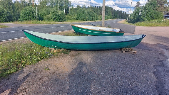Vihreä Lasikuitu vene