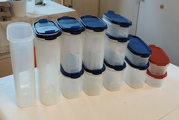 Tupperwaren Mahtuvat-säilytyspurkkeja