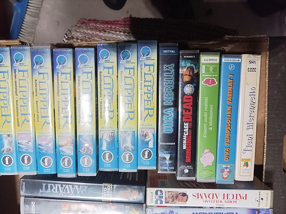 VHS kasetteja