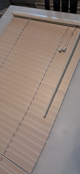 60 cm valkoiset puiset sälekaihtimet