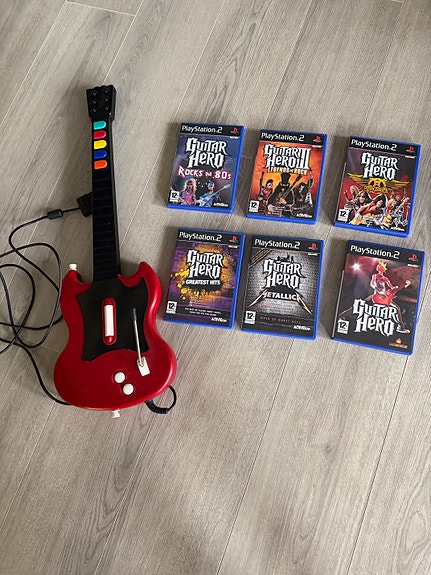 PlayStation 2 Guitar Hero kitara ja pelit