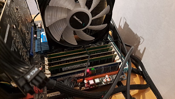 26Gt DDR3 + asus emolevy + Intel core i7 920 3.9Ghz