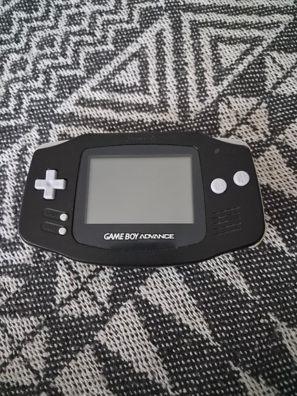 Nintendo Game Boy Advance käsikonsoli