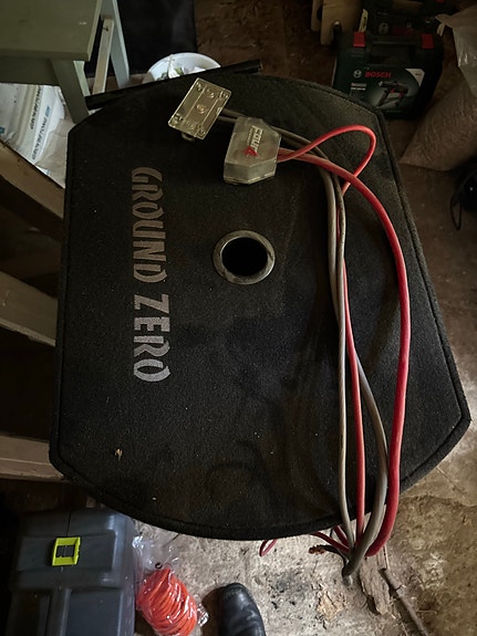 Ground Zero aktiivi subwoofer autoon