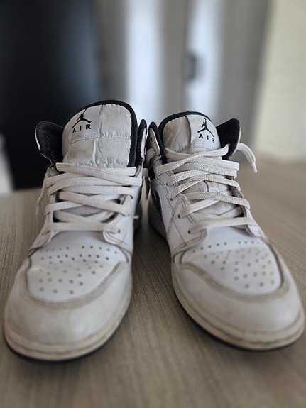 Air Jordan 1 Mid GS (White/Black)