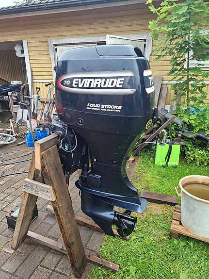 Evinrude 70Hv 4-tahti (Suzuki) -98