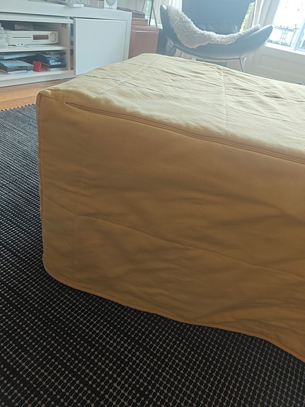Keltainen AVA room päiväpeite, tyynynpäällinen, patjansuoja ja verho