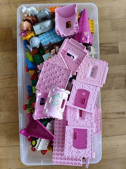 Iso laatikollinen Duplo Legoja