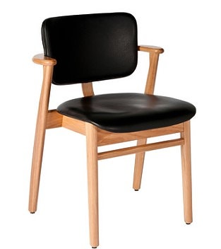 Artek Domus tuoli, Lakattu Tammi/Musta nahka (ovh.1440e)