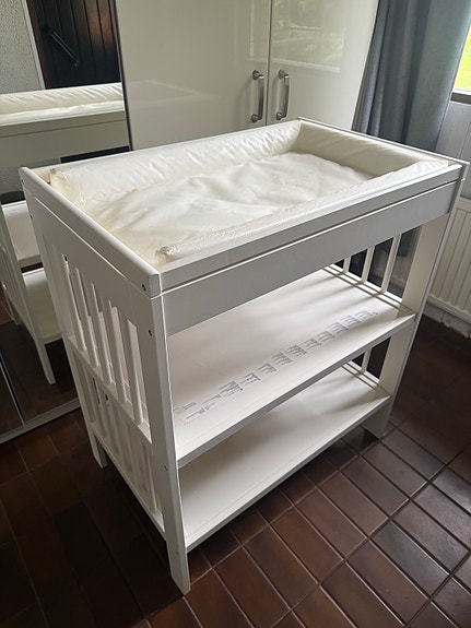 IKEA Gulliver hoitopöytä + Vädra hoitoalusta