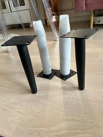 Mustat uudet sohvanjalat 20 cm
