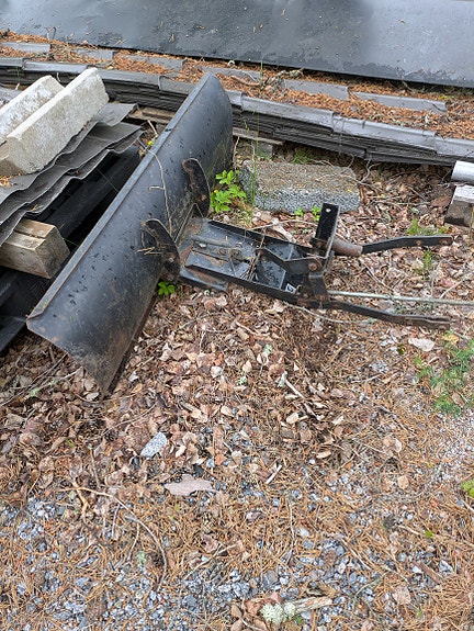 Päältä ajettavan lumilevy
