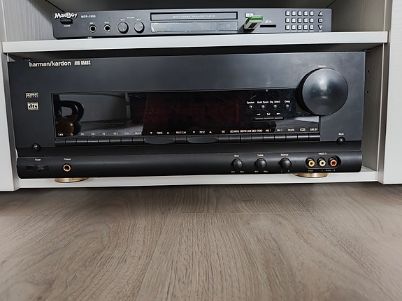 Harman Kardon AVR 65 AV-viritinvahvistin musta
