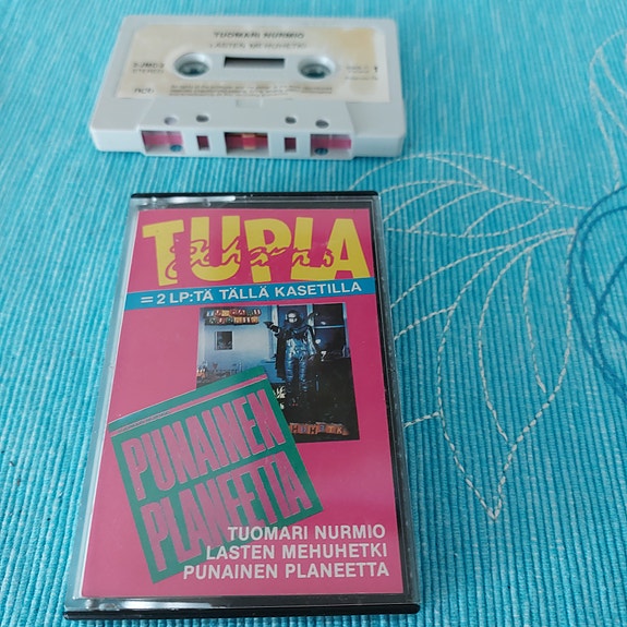 Tuomari Nurmio kasetti Tupla Punainen planeetta / Lasten mehuhetki