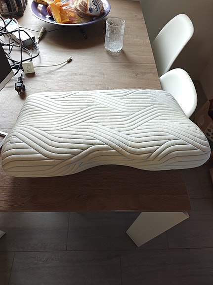 TEMPUR ergonominen tyyny
