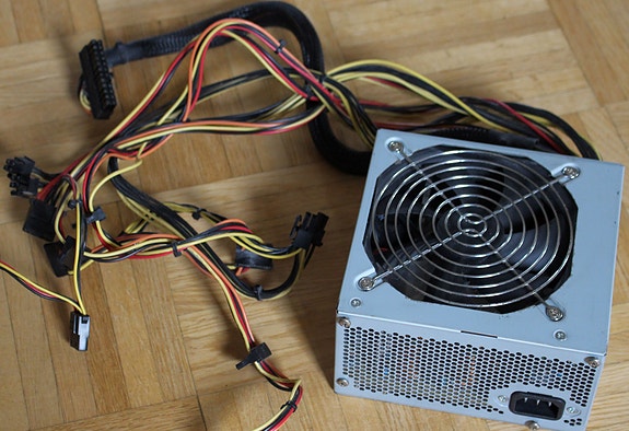 500W ATX-virtalähde