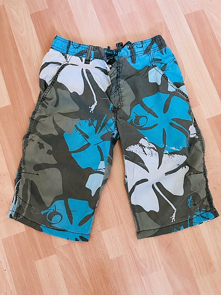 Poikien shortsit