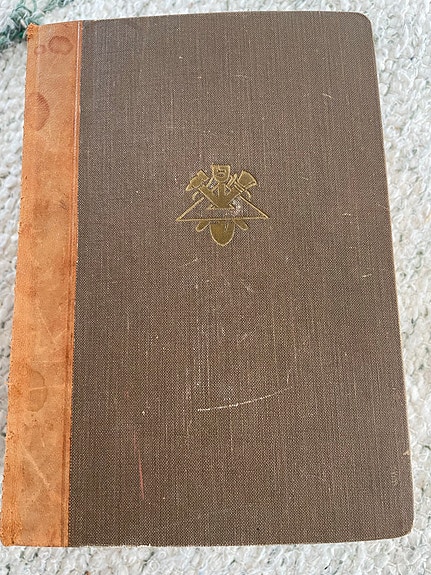 Taitokirja (1930), Vilho Setälä – vanha nahkasidoksinen tietokirja