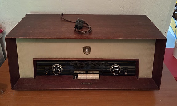 Vanha putkiradio Fenno Kaleva F271V