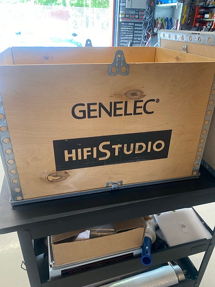 GENELEC kaiutin boxsi