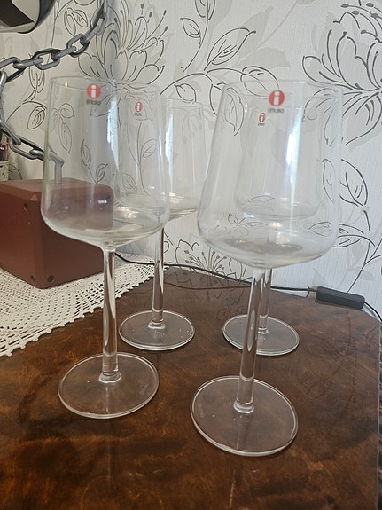 Iittala viinilasit 4 kpl