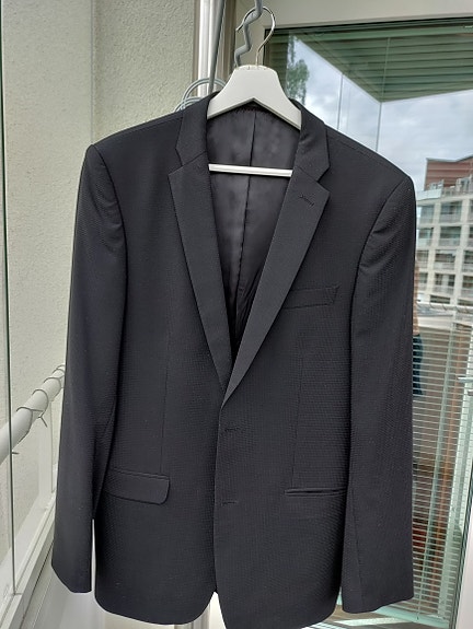 Turo Tailor miesten musta puku koko 50