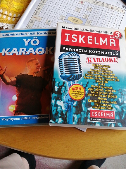 Iskelmä 3 ja Yö karaoke DVD-levyt