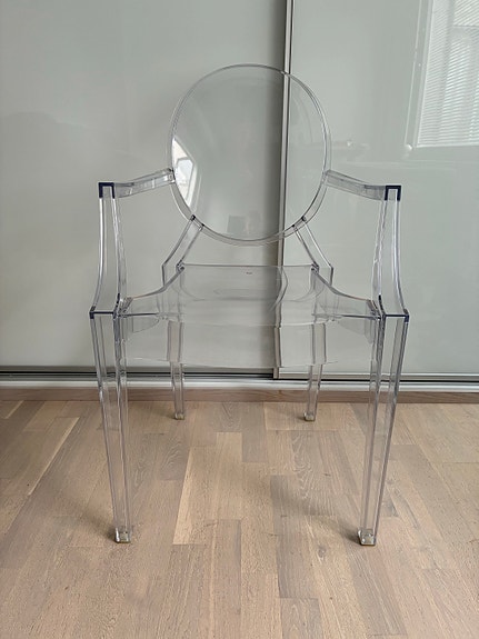 Kartell Louis Ghost tuoli läpinäkyvä