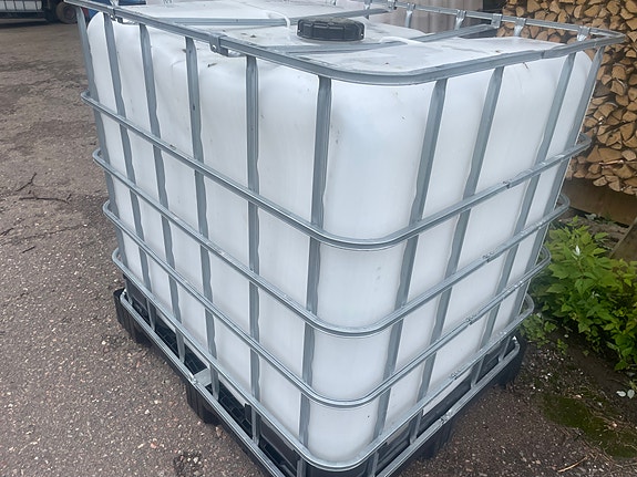 vesisäiliö 1000l