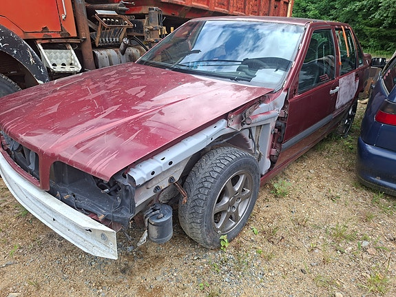 Volvo 850 sedan varaosina