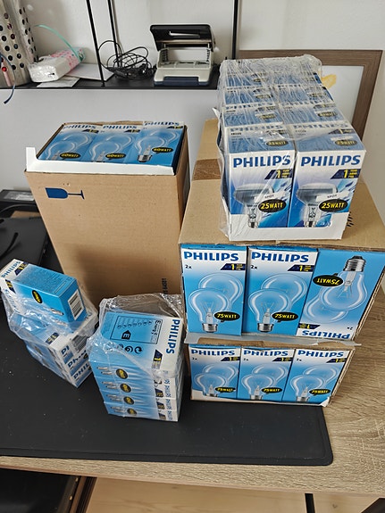 Philips hehkulamput E27 60W ja 75W
