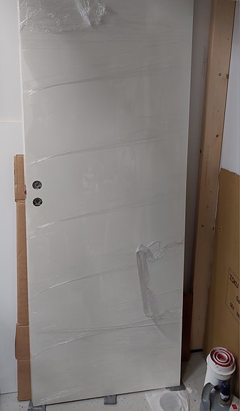 Väliovi ja karmit 8x21